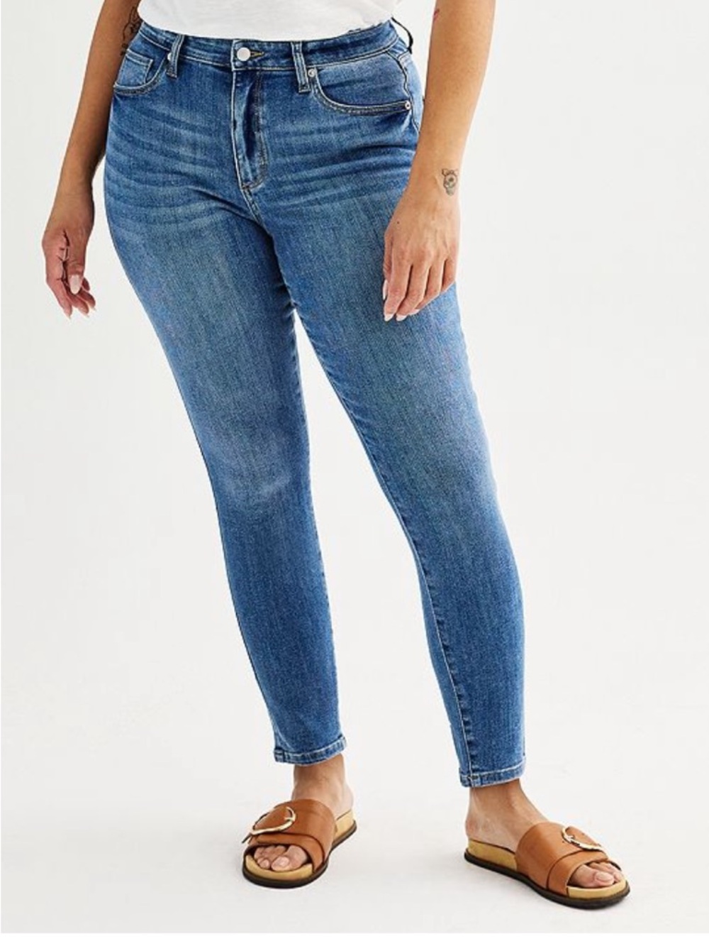 Sonoma Women's Skinny Jeans in Blue Wash